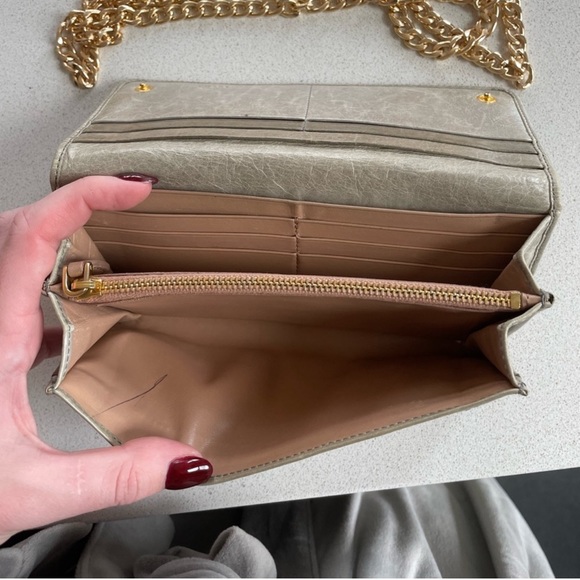 Authentic Prada Wallet With Box - Picture 2 of 10